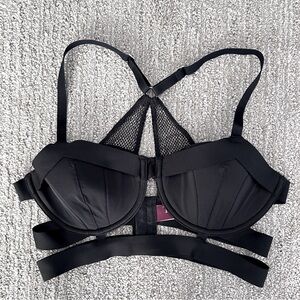 True & Co Strappy Bra Black Mesh Large NWOT